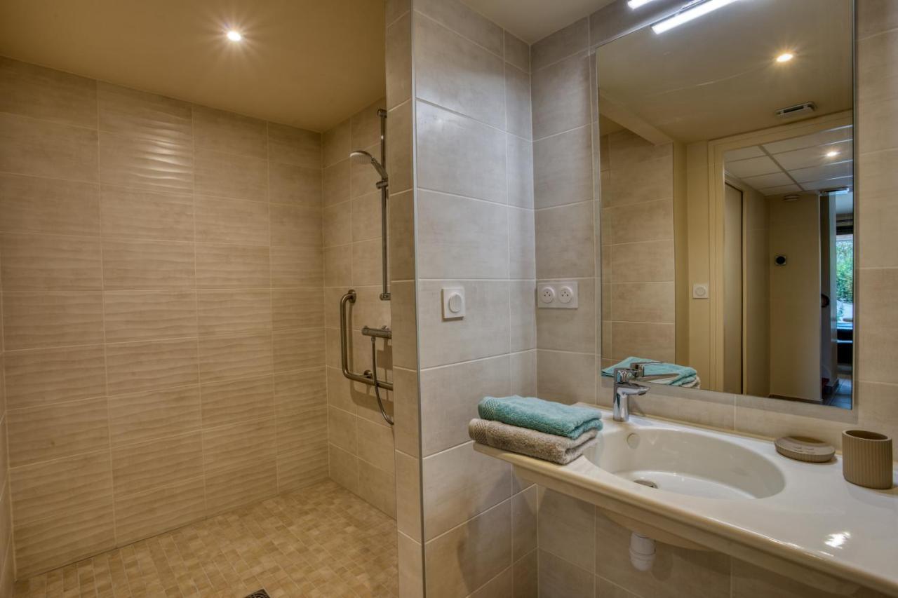 La Plaine Aux Etoiles - Maison Individuelle Avec Piscine Balneo Privative Et Jardin Domme Exterior photo