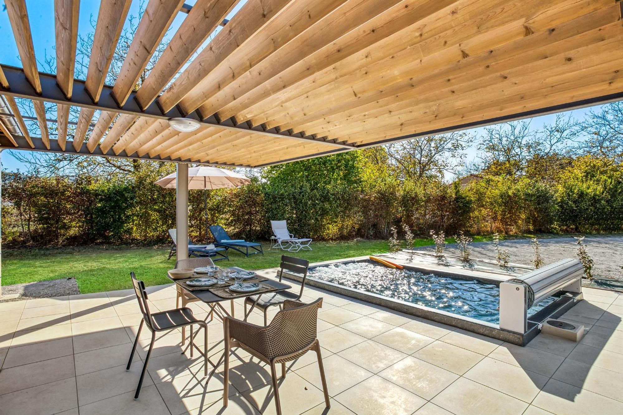 La Plaine Aux Etoiles - Maison Individuelle Avec Piscine Balneo Privative Et Jardin Domme Exterior photo