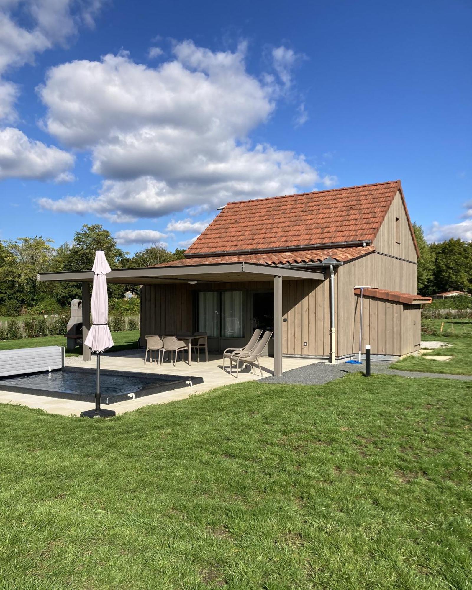 La Plaine Aux Etoiles - Maison Individuelle Avec Piscine Balneo Privative Et Jardin Domme Exterior photo